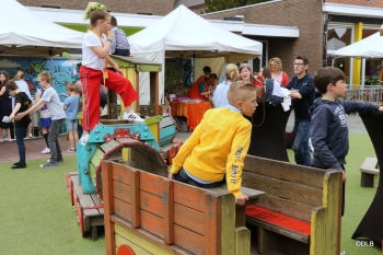 Deel 3 schoolfeest_175