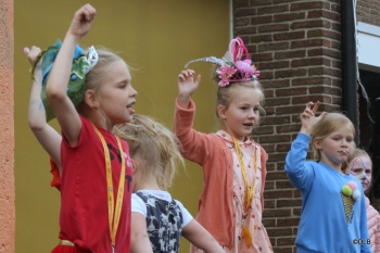 Deel 3 schoolfeest_364